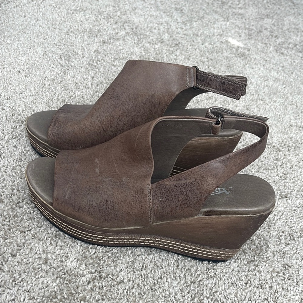 Antelope Brown Leather Slingback Wedge Sandals - Picture 8 of 8